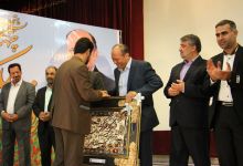 گزارش تصویری از اهداء جوایز  در همایش تجلیل از پرفسور علی اکبر جلالی چهره ماندگار شهرستان شاهرود 
